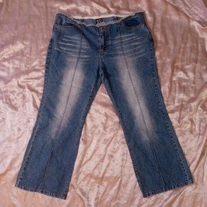 Low rise jeans with a frayed waist